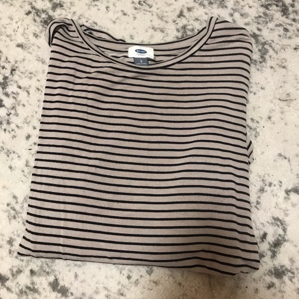 Black and white long sleeve top